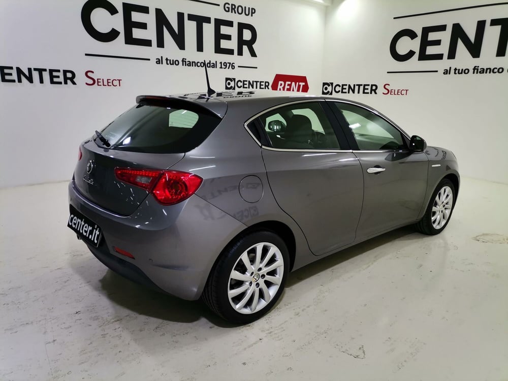 Alfa Romeo Giulietta usata a Salerno (6)