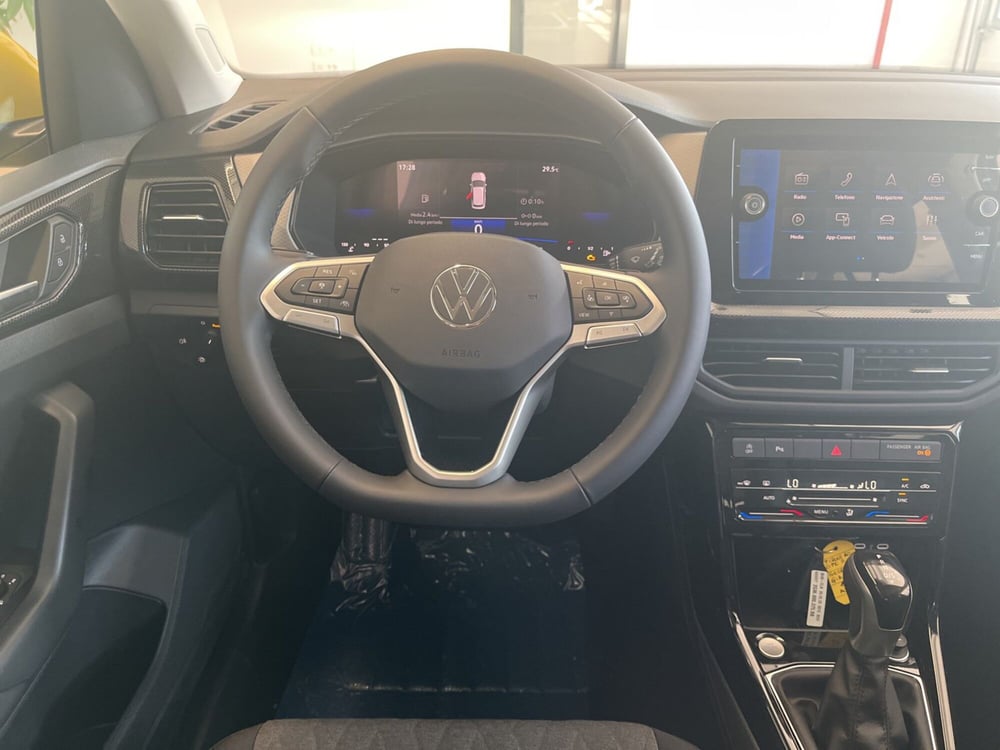 Volkswagen T-Cross nuova a Salerno (10)