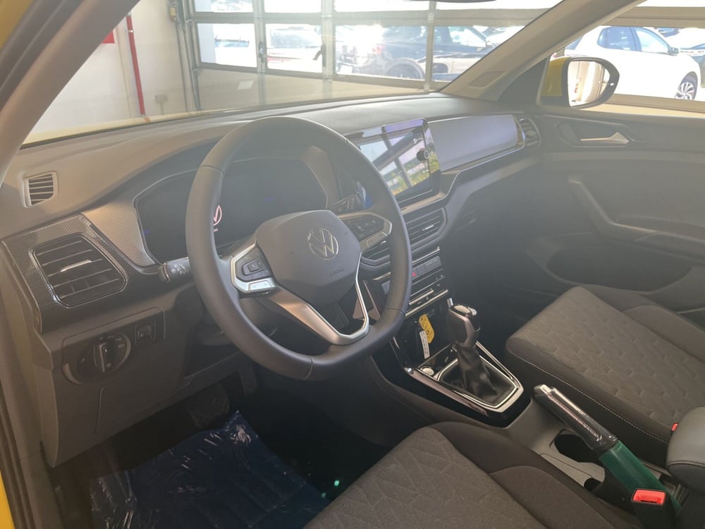 Volkswagen T-Cross nuova a Salerno (17)