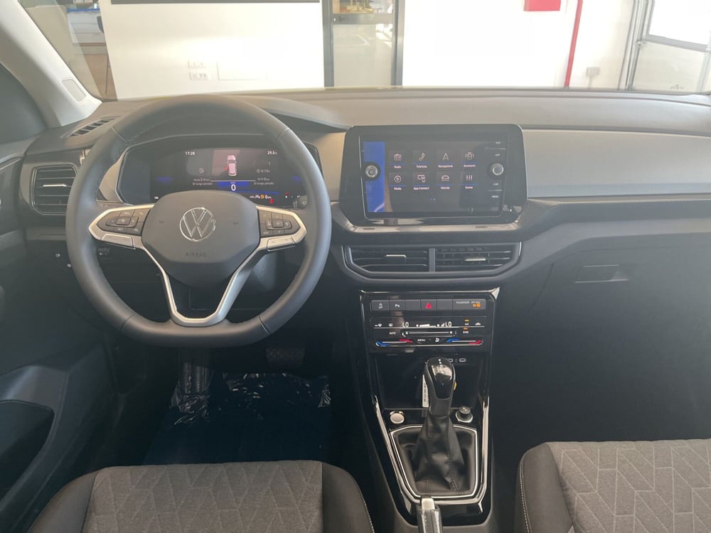Volkswagen T-Cross nuova a Salerno (9)