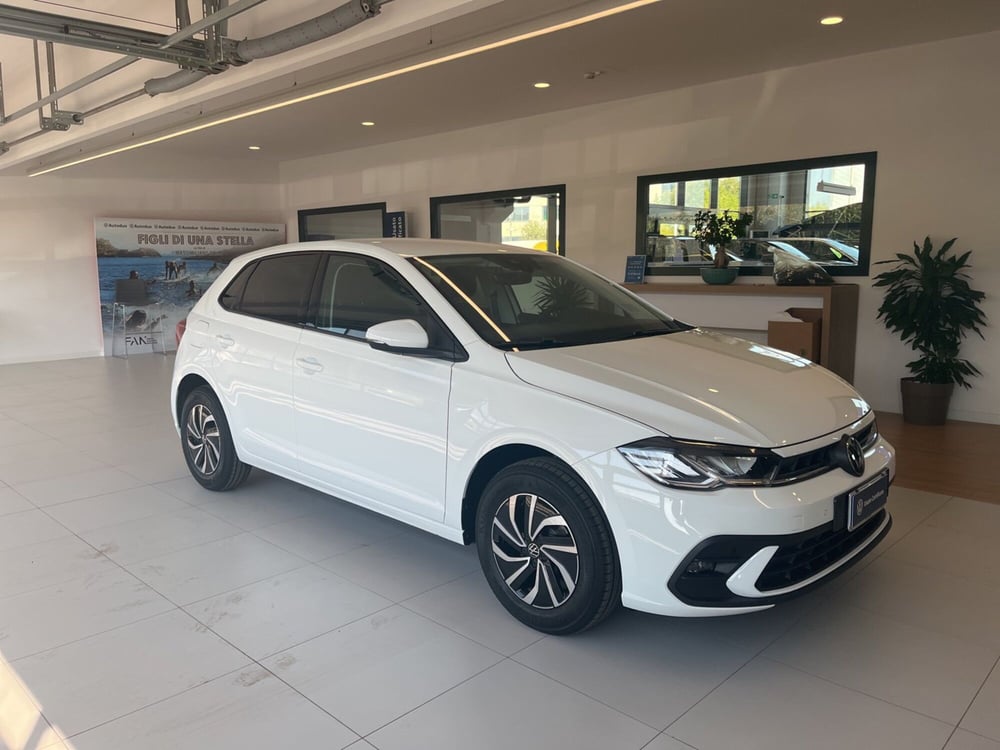 Volkswagen Polo nuova a Salerno (4)