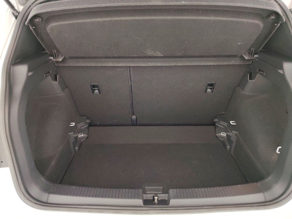 Volkswagen T-Cross usata a Massa-Carrara (16)