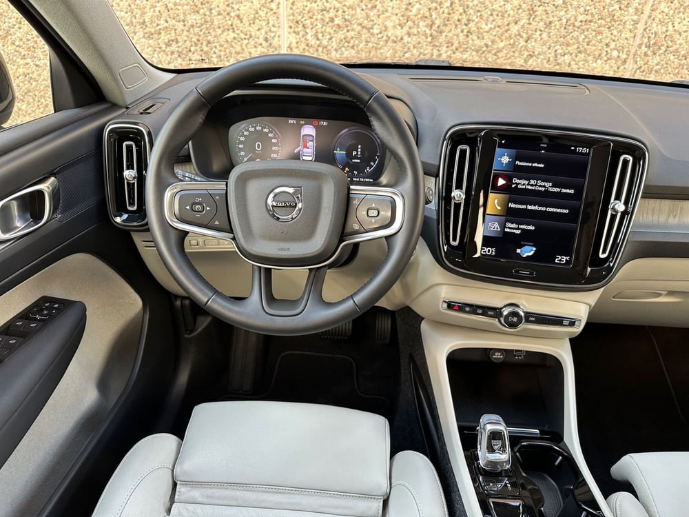 Volvo XC40 usata a Bergamo (11)