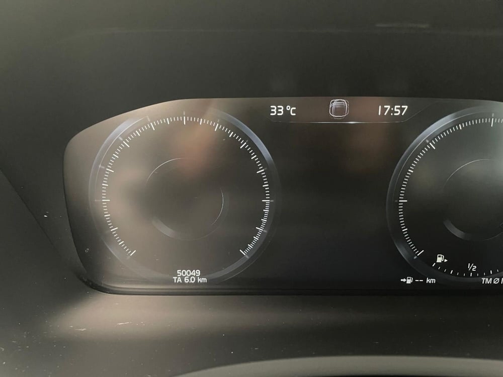 Volvo XC90 usata a Prato (9)