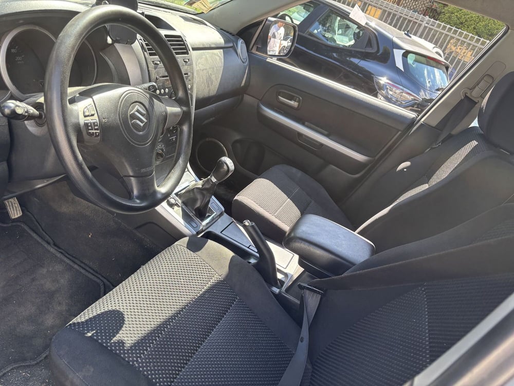 Suzuki Grand Vitara usata a Firenze (8)