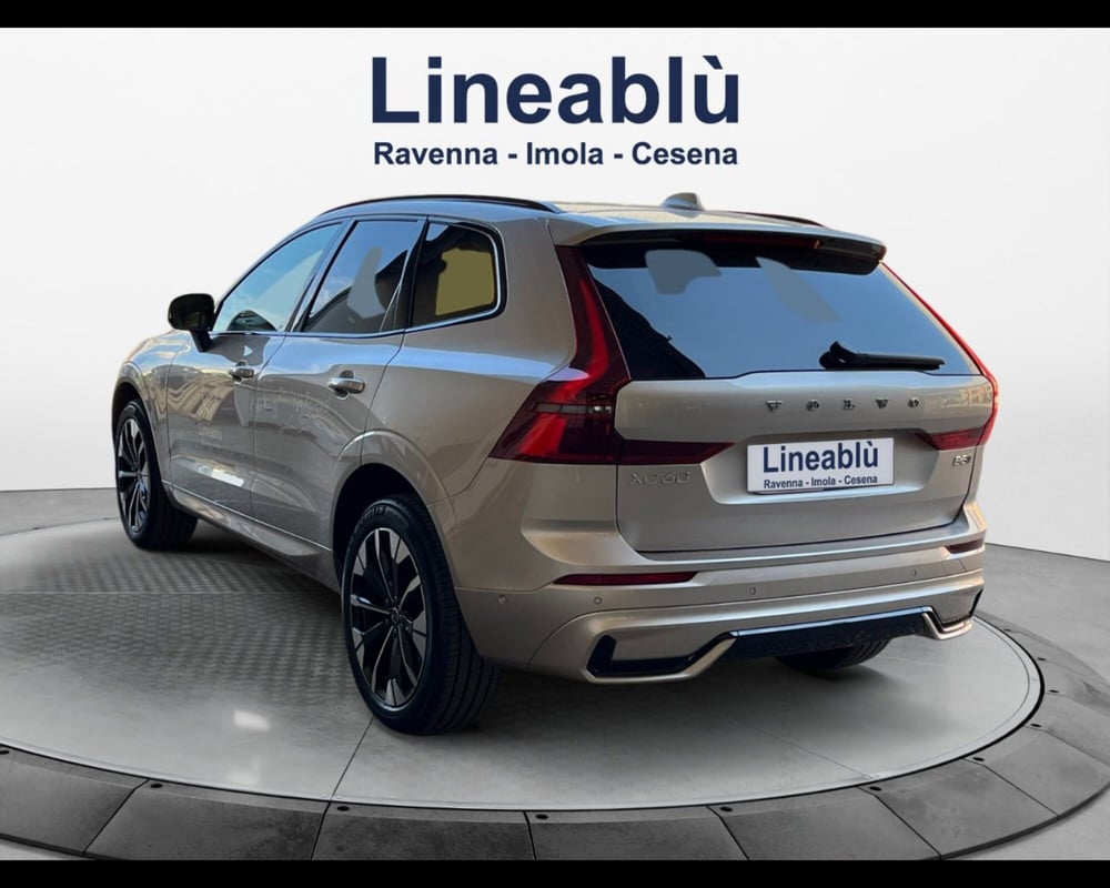 Volvo XC60 nuova a Ravenna (3)