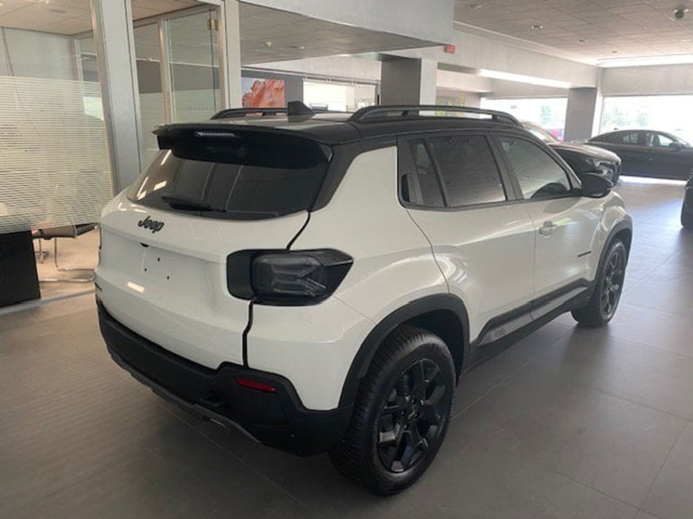 Jeep Avenger nuova a Benevento (8)