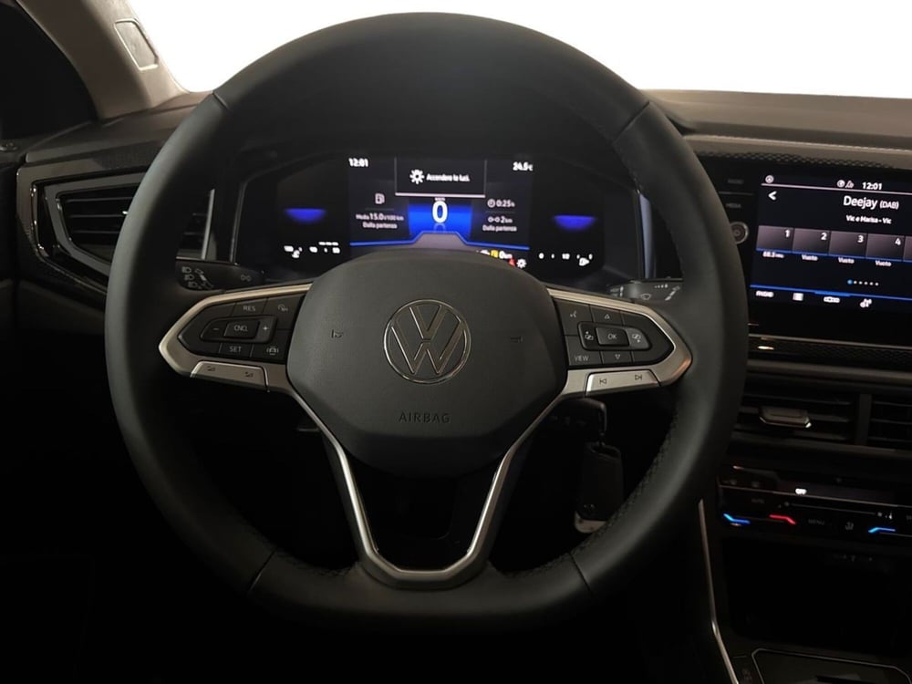 Volkswagen Polo nuova a Prato (10)