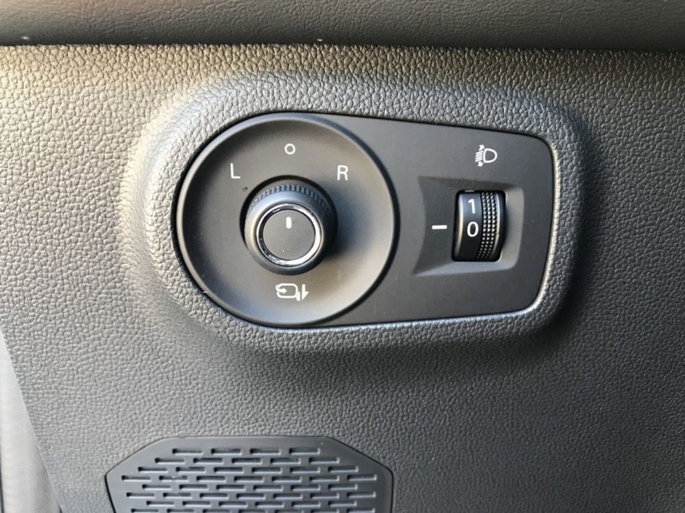 Mg ZS EV usata a Cuneo (19)