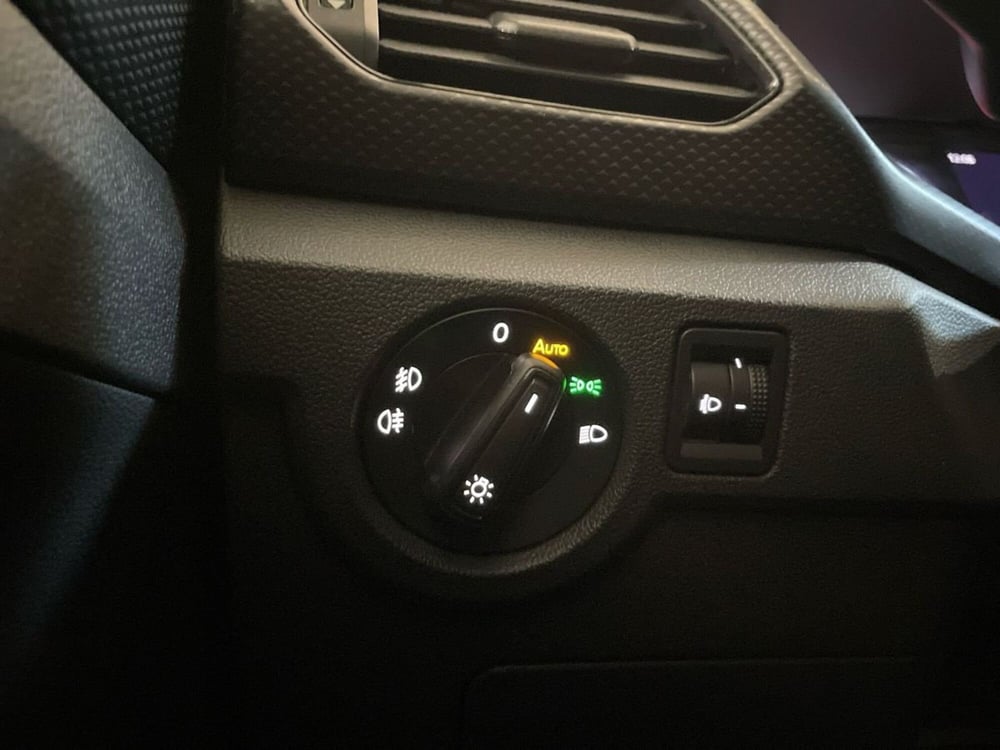 Volkswagen T-Cross usata a Prato (17)