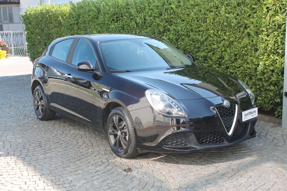 Alfa Romeo Giulietta usata a Cuneo (5)