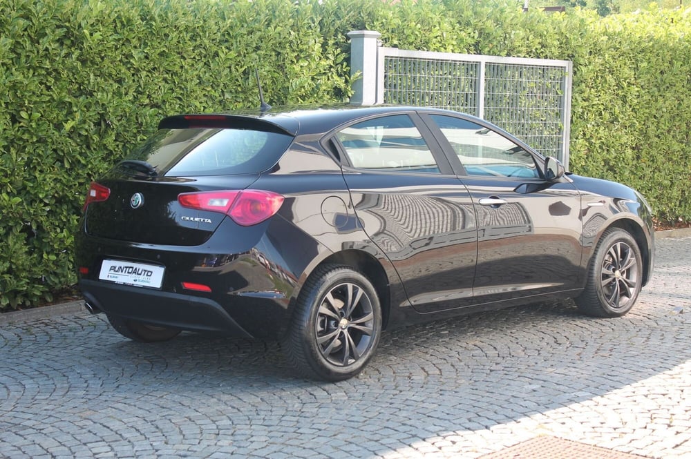 Alfa Romeo Giulietta usata a Cuneo (6)