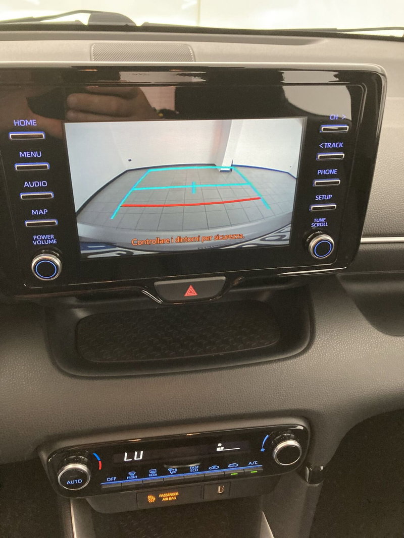 Toyota Yaris usata a Barletta-Andria-Trani (16)