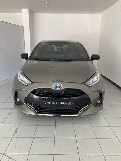 Toyota Yaris 1.5 Hybrid 5 porte Lounge del 2021 usata a Barletta