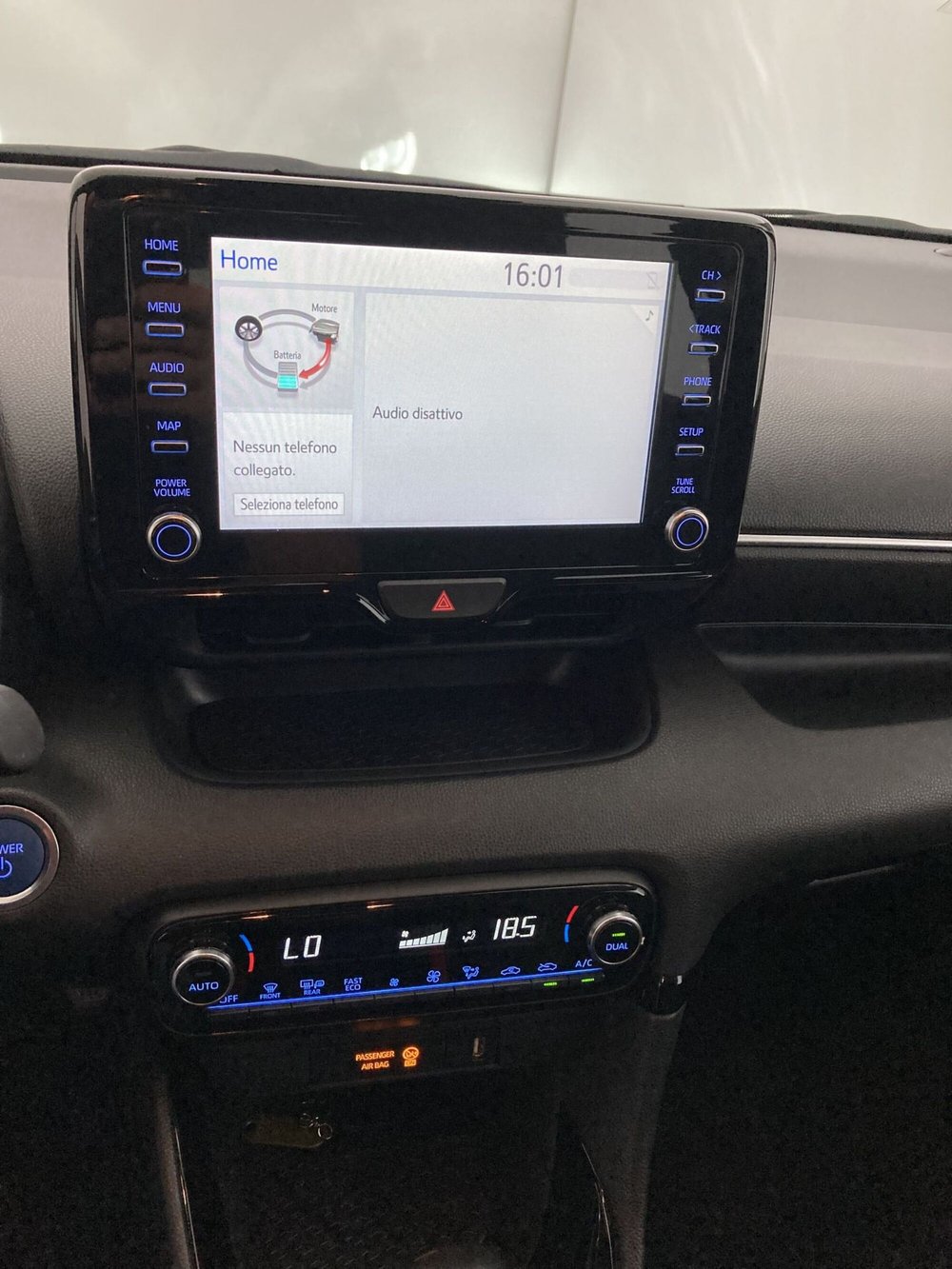 Toyota Yaris usata a Barletta-Andria-Trani (14)
