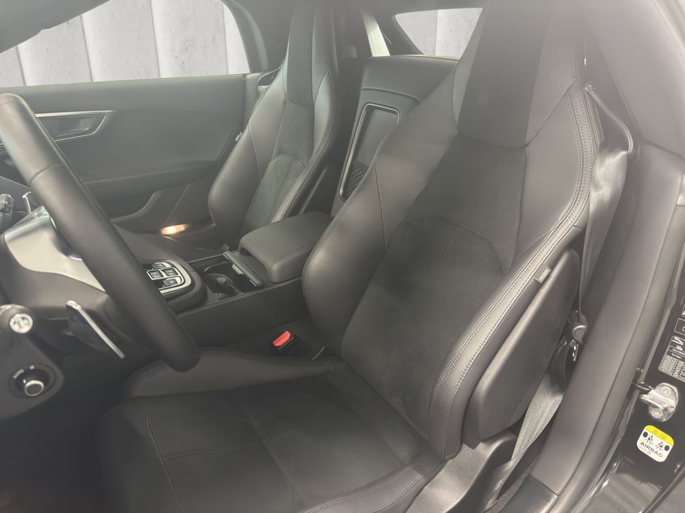 Jaguar F-Type Cabrio nuova a Milano (17)