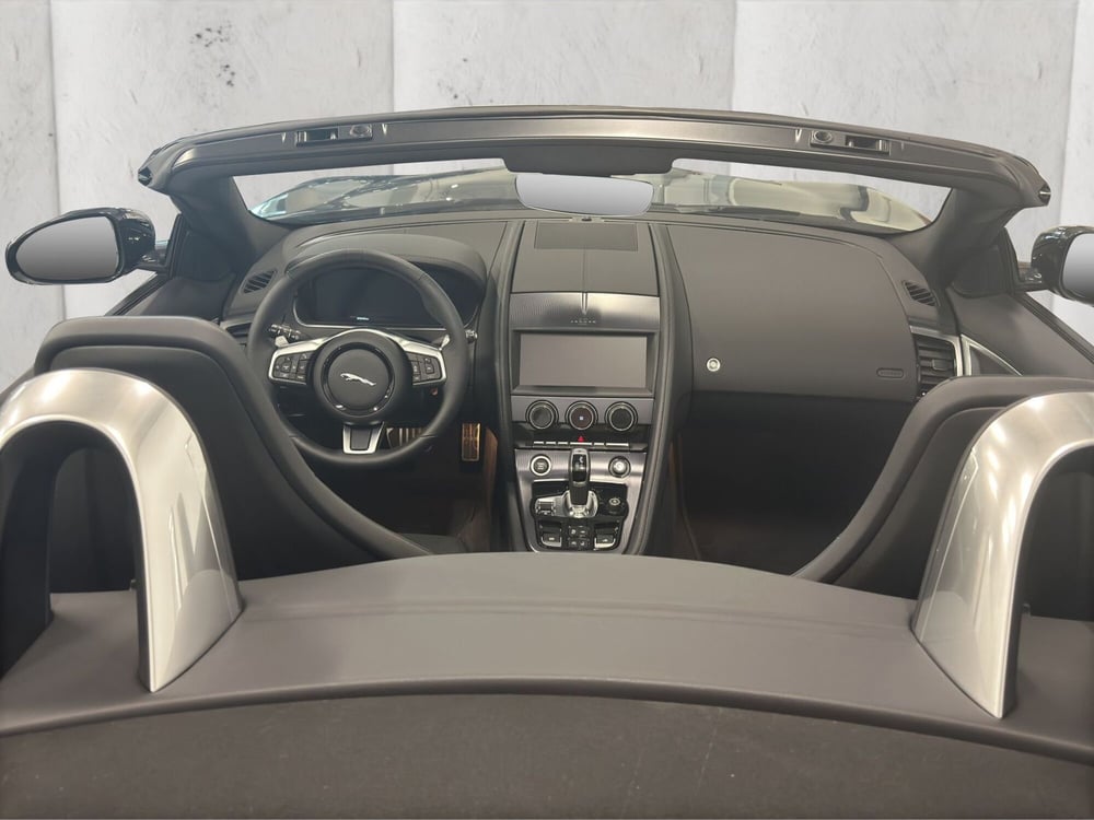 Jaguar F-Type Cabrio nuova a Milano (4)