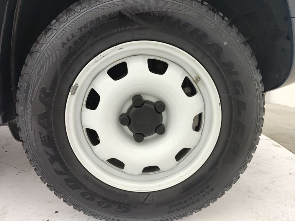 Land Rover Defender usata a Ragusa (9)