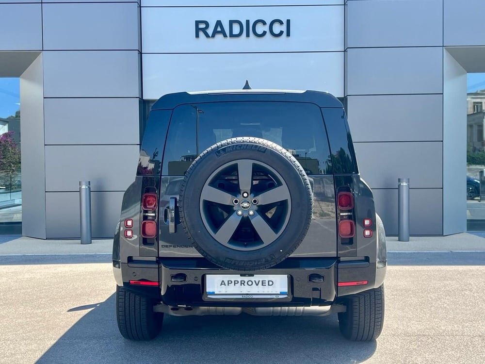 Land Rover Defender usata a Bari (7)