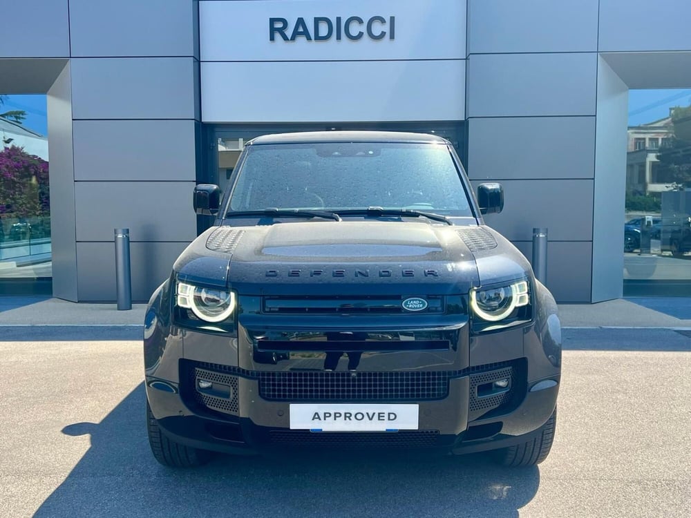 Land Rover Defender usata a Bari (8)