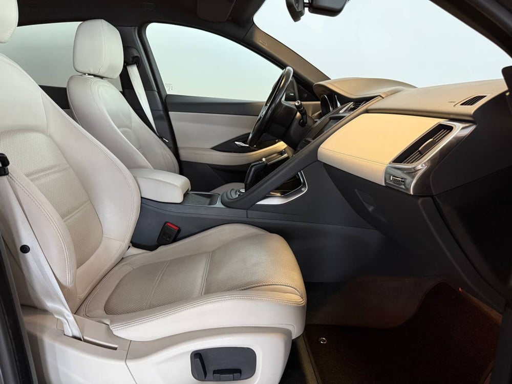 Jaguar E-Pace usata a Alessandria (3)