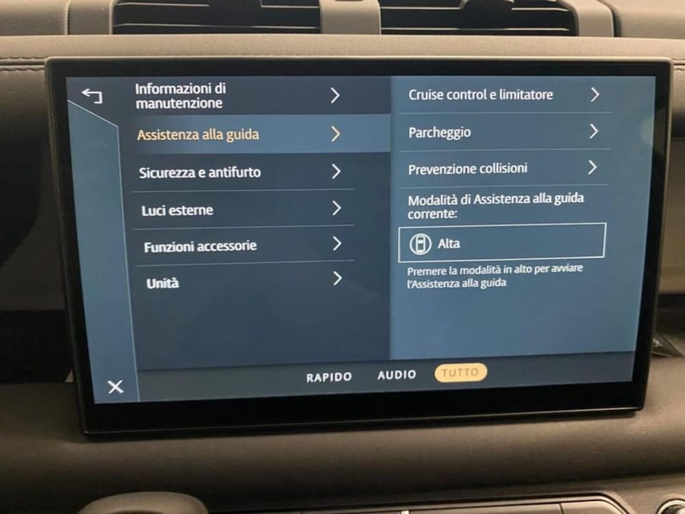 Land Rover Defender usata a Novara (19)