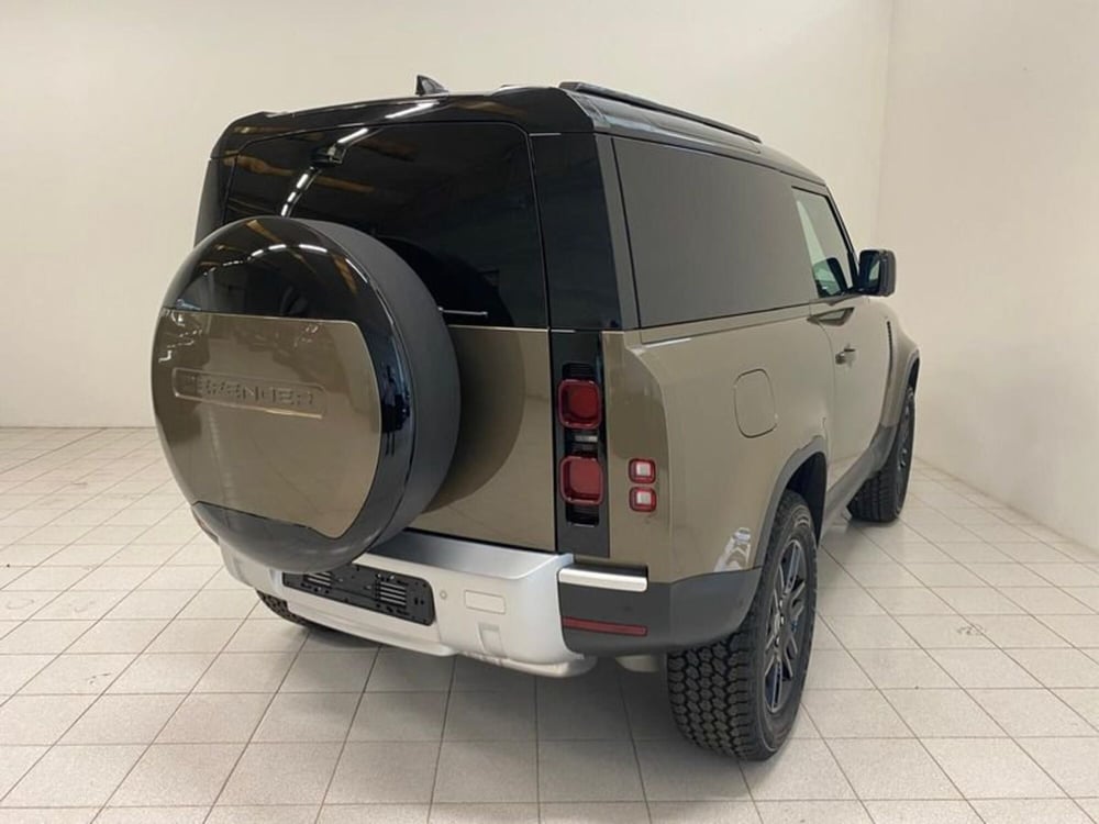 Land Rover Defender usata a Novara (2)