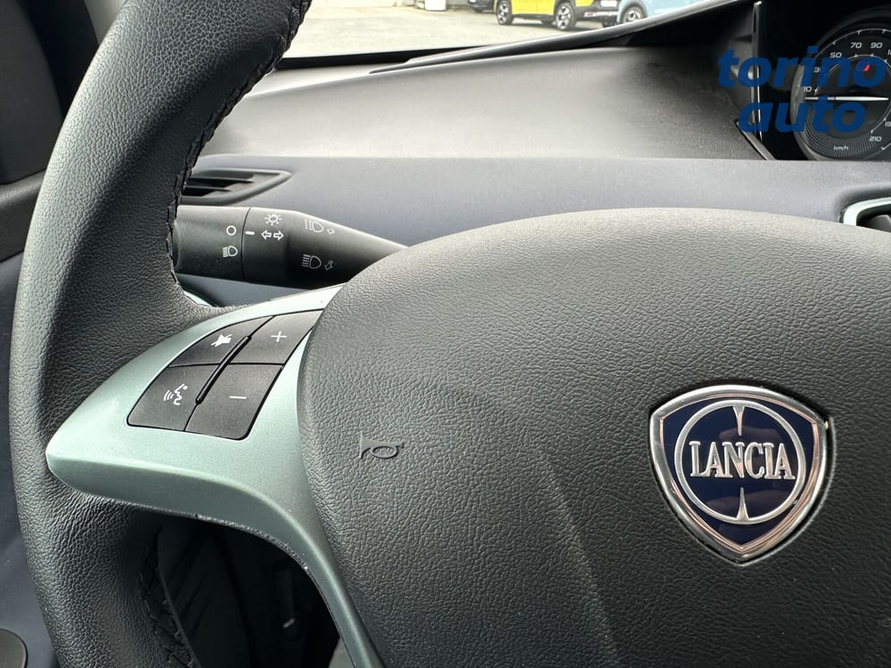 Lancia Ypsilon usata a Torino (18)