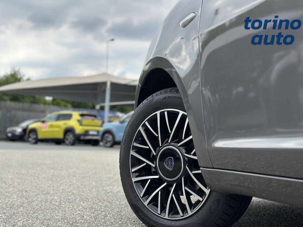 Lancia Ypsilon usata a Torino (10)