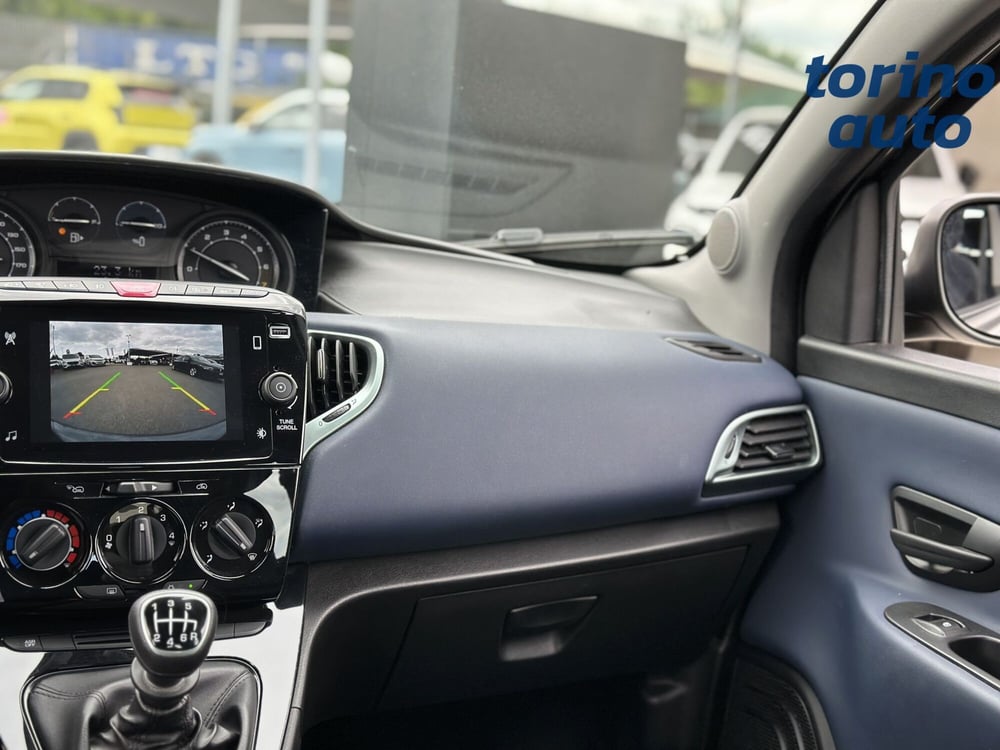 Lancia Ypsilon usata a Torino (15)
