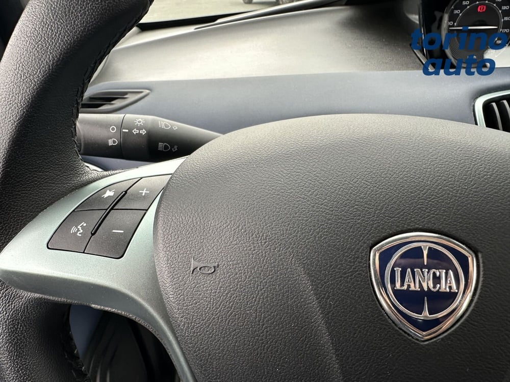 Lancia Ypsilon usata a Torino (18)