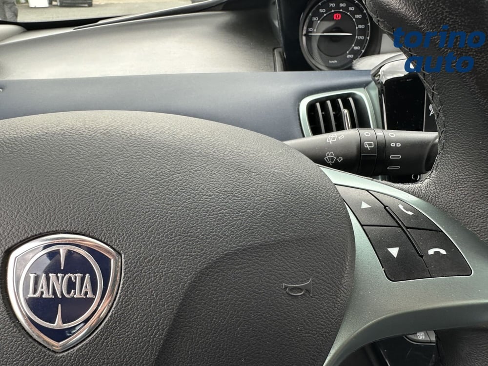 Lancia Ypsilon usata a Torino (19)
