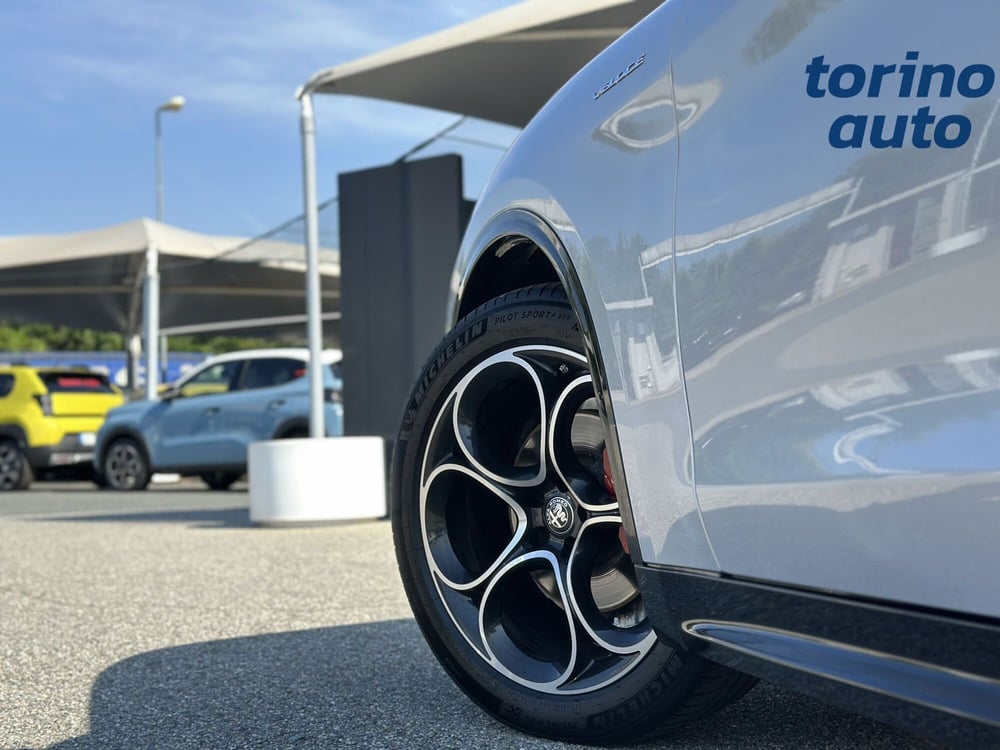 Alfa Romeo Stelvio usata a Torino (11)