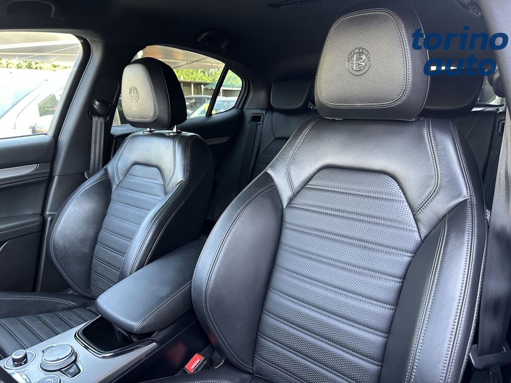 Alfa Romeo Stelvio usata a Torino (12)