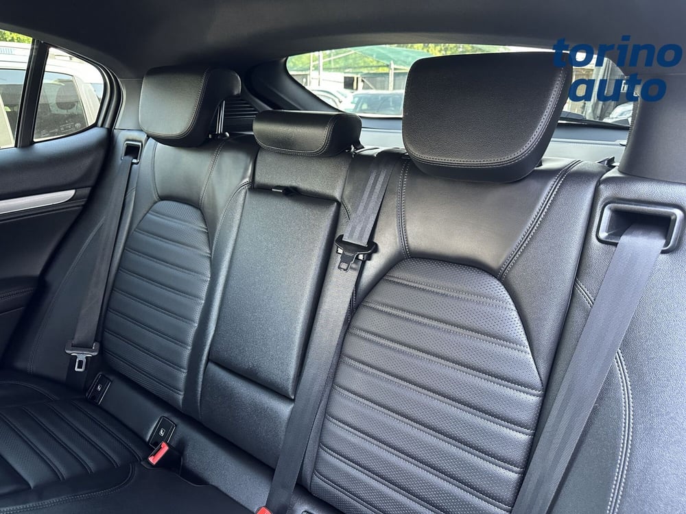 Alfa Romeo Stelvio usata a Torino (13)