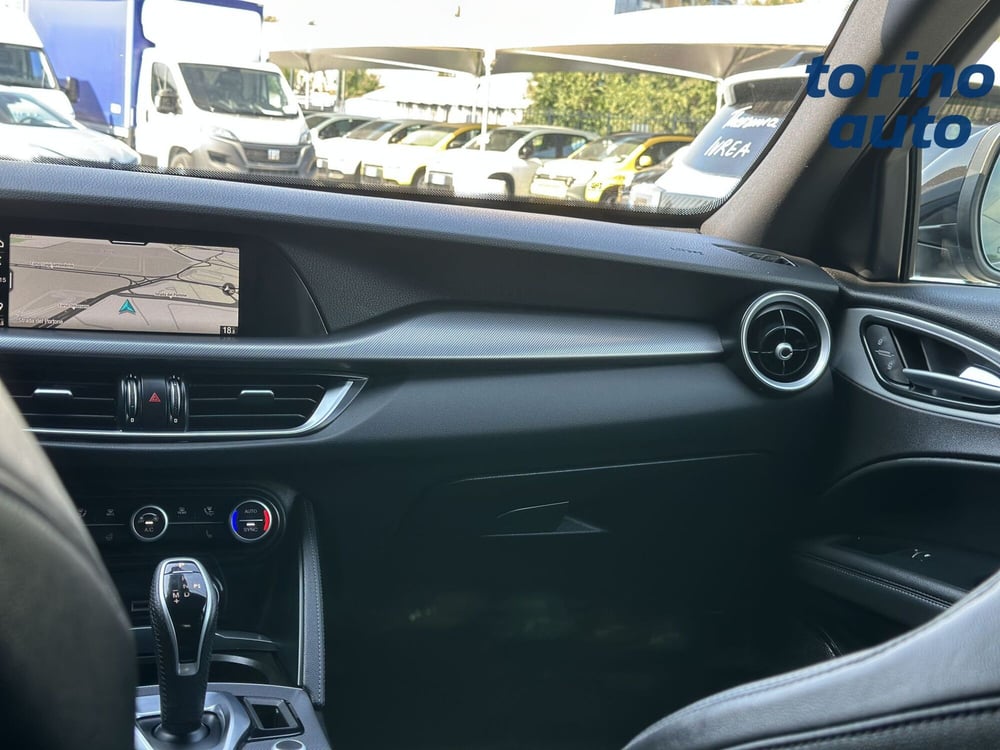 Alfa Romeo Stelvio usata a Torino (16)