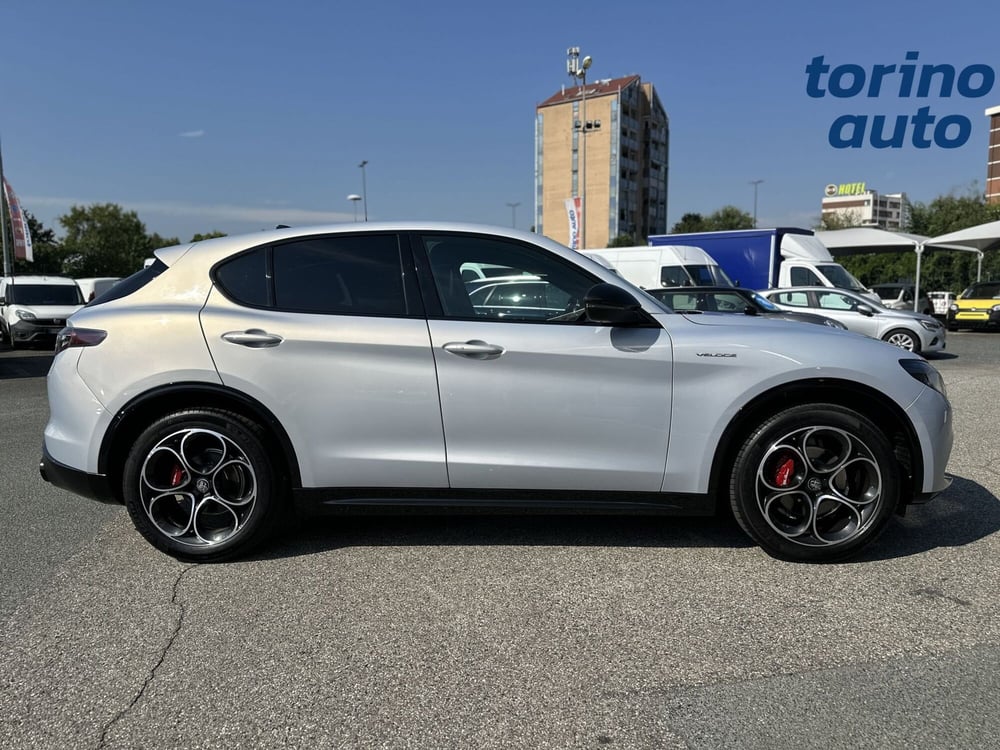 Alfa Romeo Stelvio usata a Torino (8)