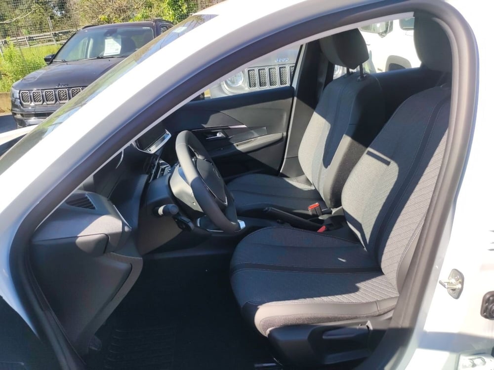 Peugeot 208 nuova a Latina (11)