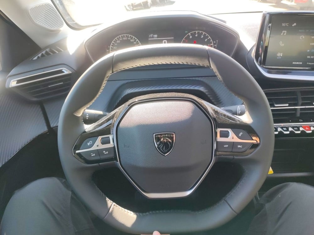 Peugeot 208 nuova a Latina (12)