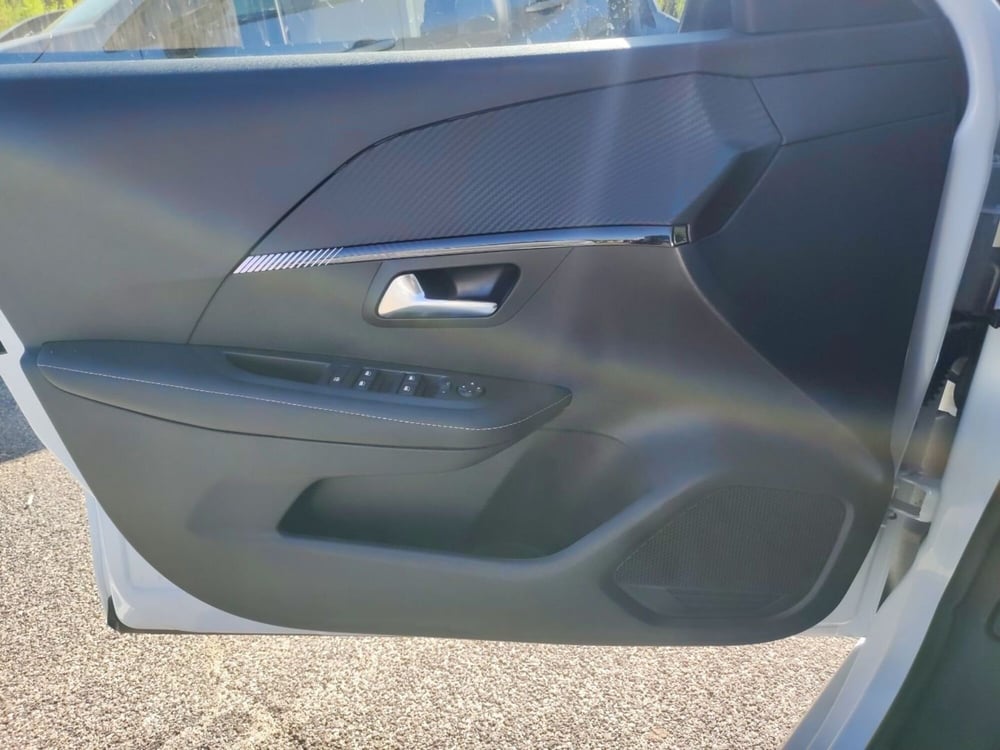 Peugeot 208 nuova a Latina (18)