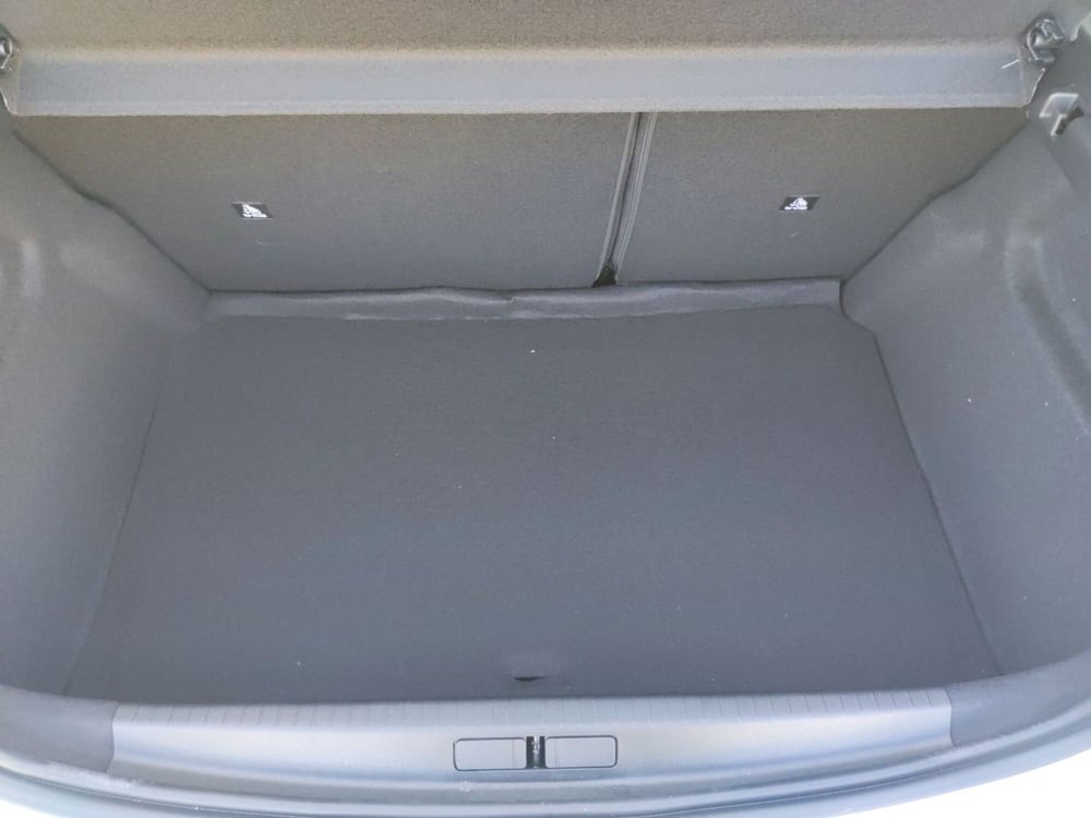 Peugeot 208 nuova a Latina (8)