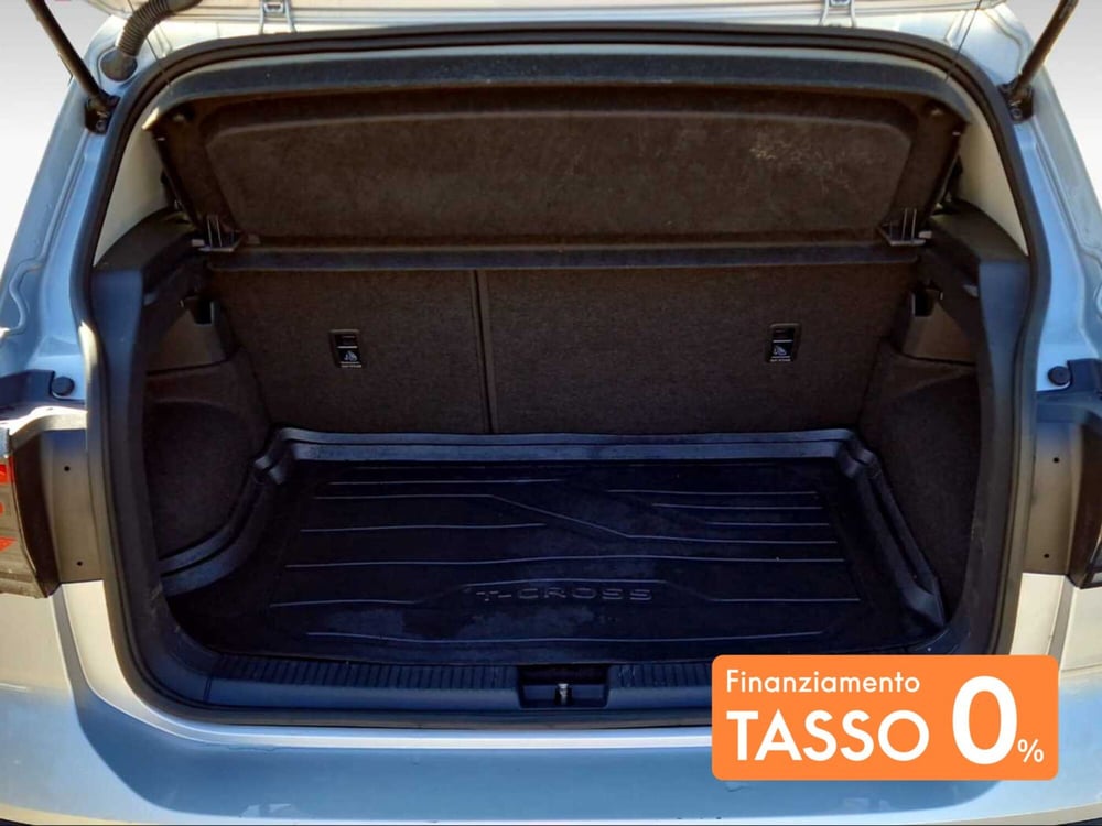 Volkswagen T-Cross usata  (14)