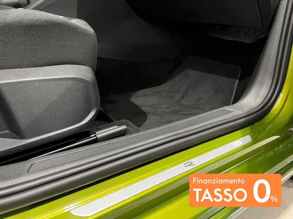 Volkswagen Taigo nuova a Siena (13)