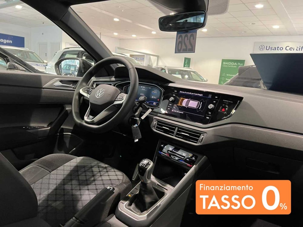 Volkswagen Taigo nuova a Siena (9)