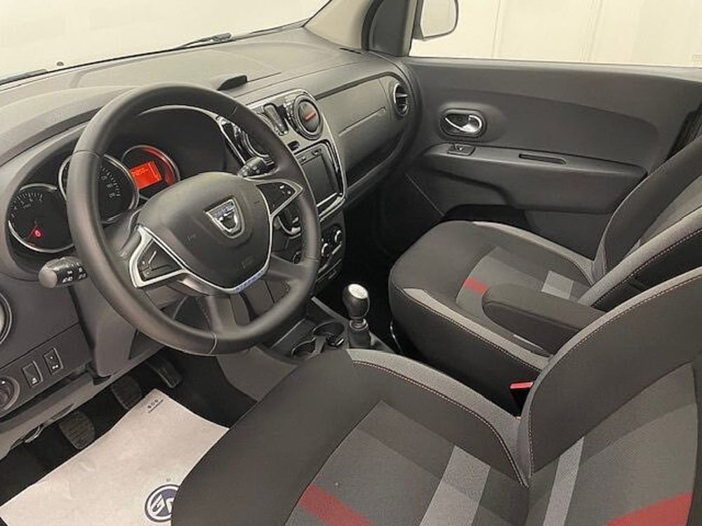 Dacia Lodgy usata a Alessandria (10)