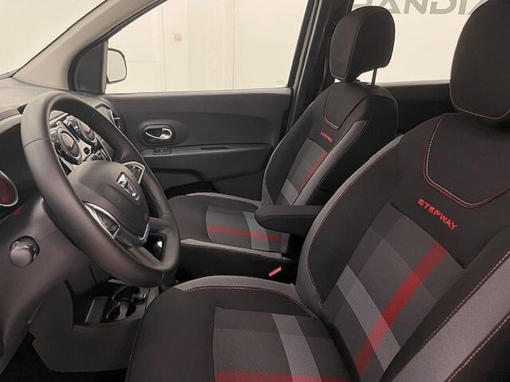 Dacia Lodgy usata a Alessandria (11)