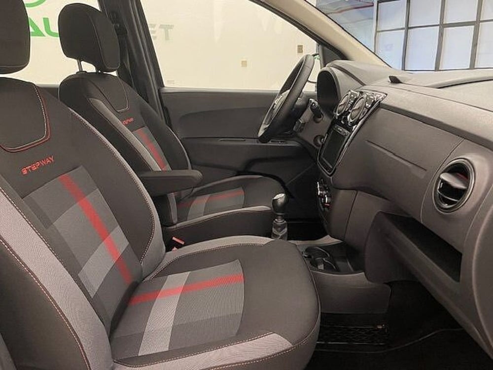 Dacia Lodgy usata a Alessandria (8)