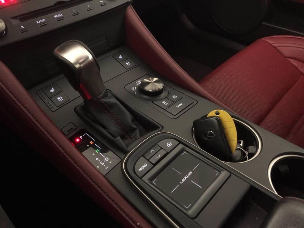 Lexus RC usata a Torino (13)