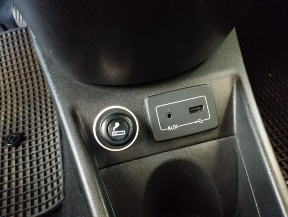Lancia Ypsilon usata a Varese (11)