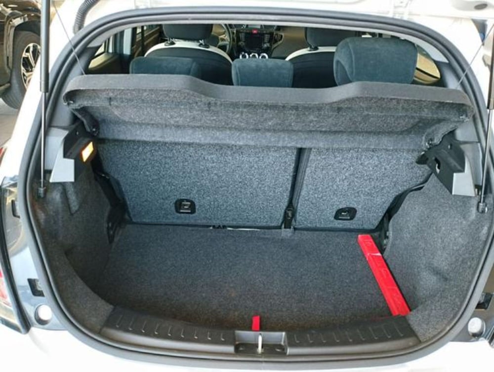 Lancia Ypsilon usata a Varese (15)